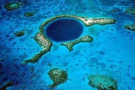 Giant Sinkholes on Belize Blue Hole Scuba Diving   Diving The Blue Hole Of Belize